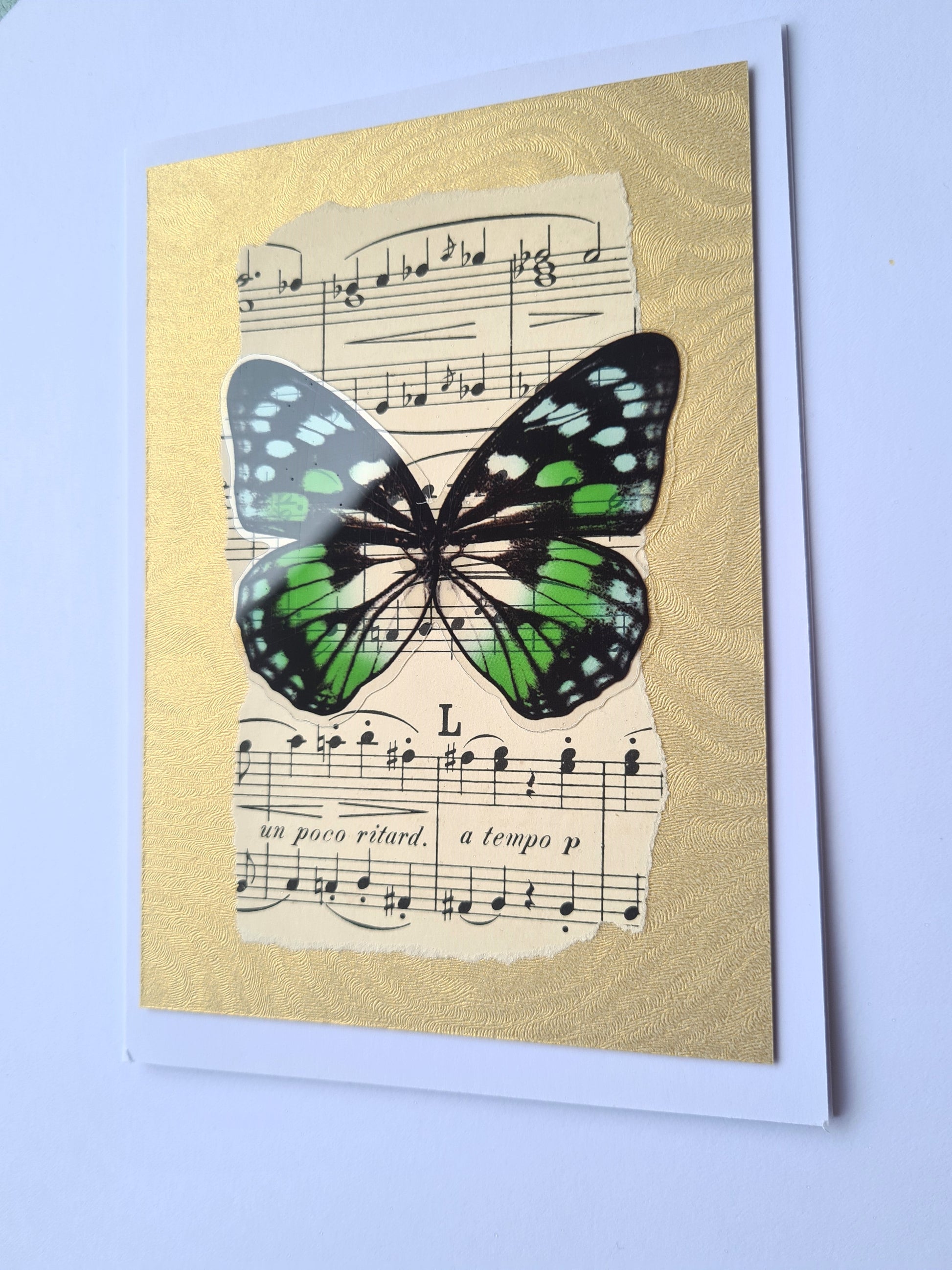 Felicitare Handmade Retro cu Fluture, 10 x 15 cm