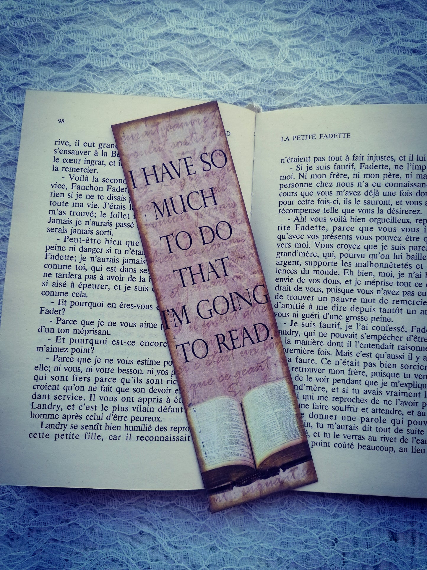 Semn de Carte Vintage ”There is no such thing as too many books”