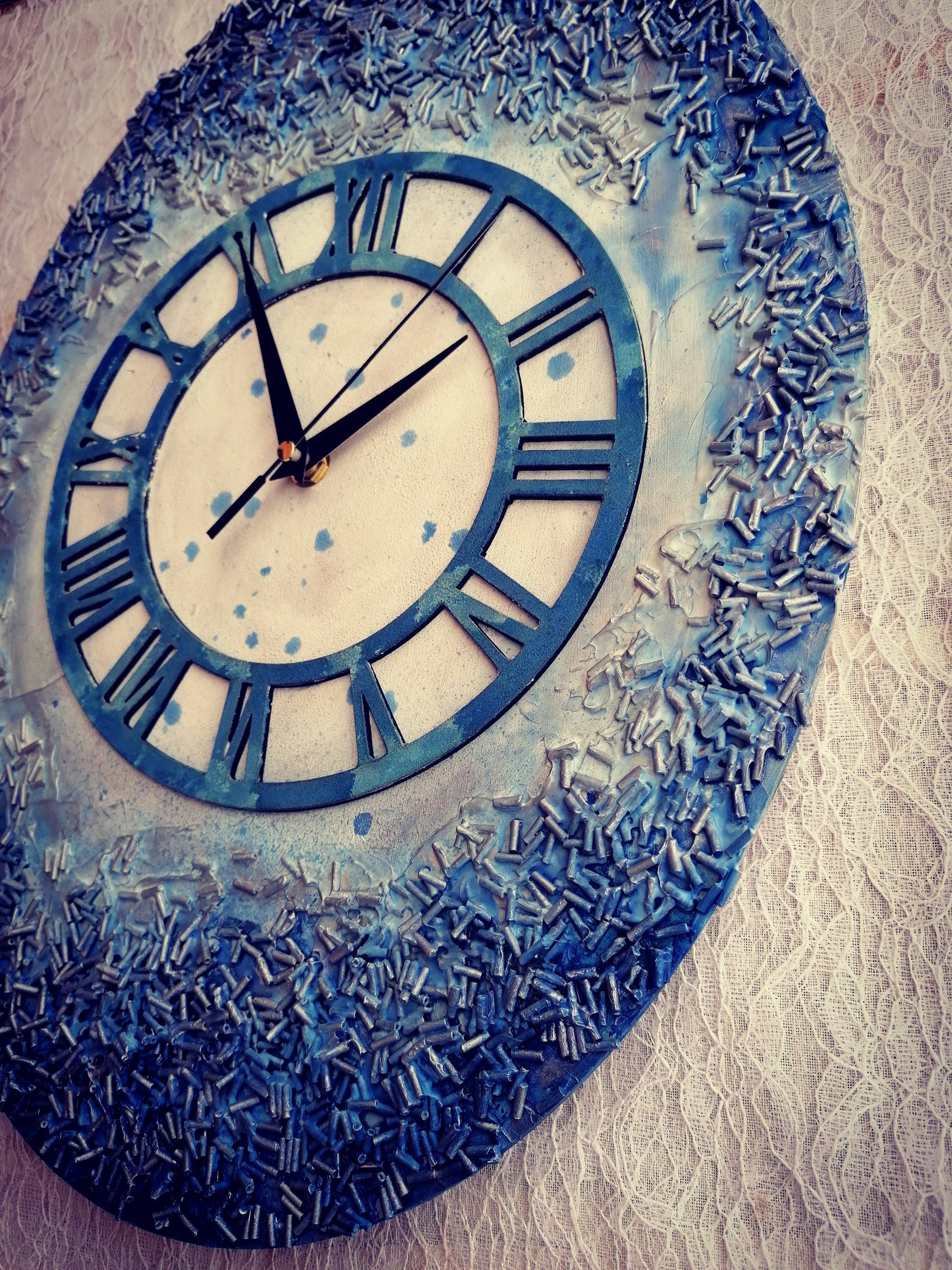 Ceas de Perete pe Blat de Lemn, Oval, Handmade, Blue